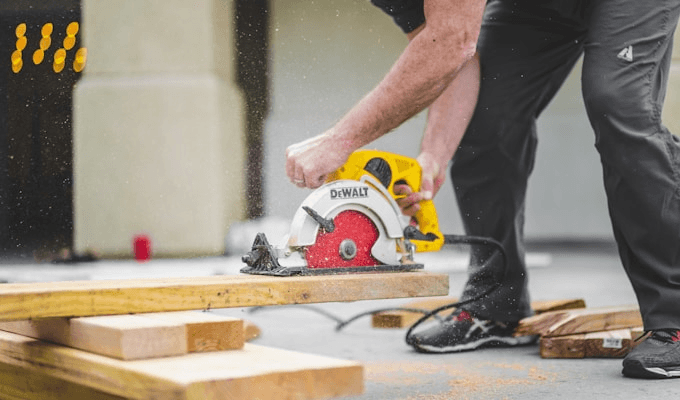 DeWalt ATOMIC 20V MAX 1/4″ Impact Driver vs DeWalt 20V MAX XR 1/4″ Impact Driver: Which Impact Driver Wins in 2026?